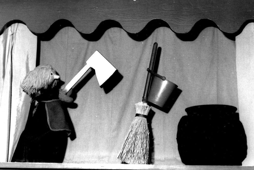 Wonderland Puppet Theater - The Sorcerers Apprentice - Apprentice with Axe-edit