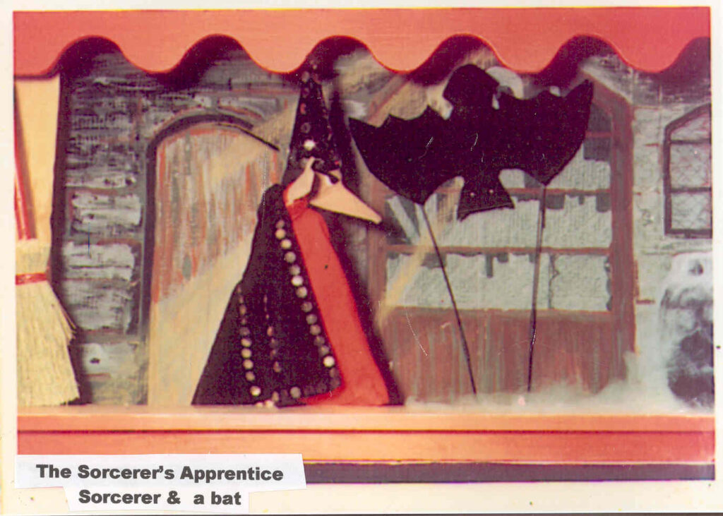 Wonderland Puppet Theater - The Sorcerers Apprentice - Sorcer and Bat (01)