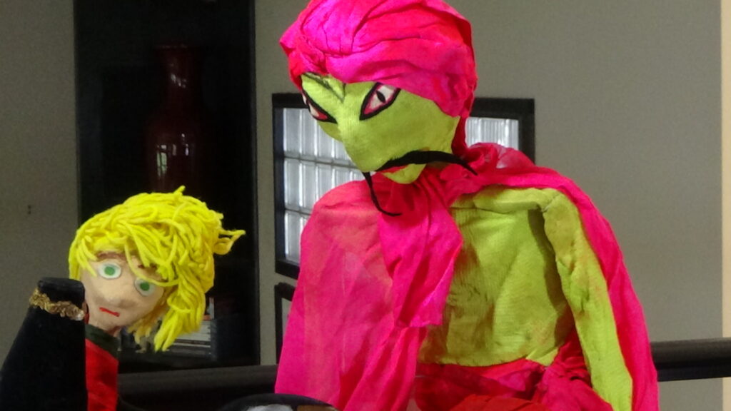 Wonderland Puppet Theater - The Sorcerers Apprentice - Apprentice and Geni
