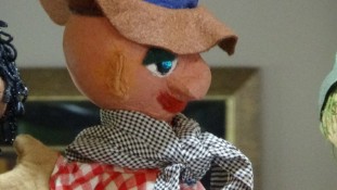Wonderland Theater - The Dance Contest - Slim Puppet